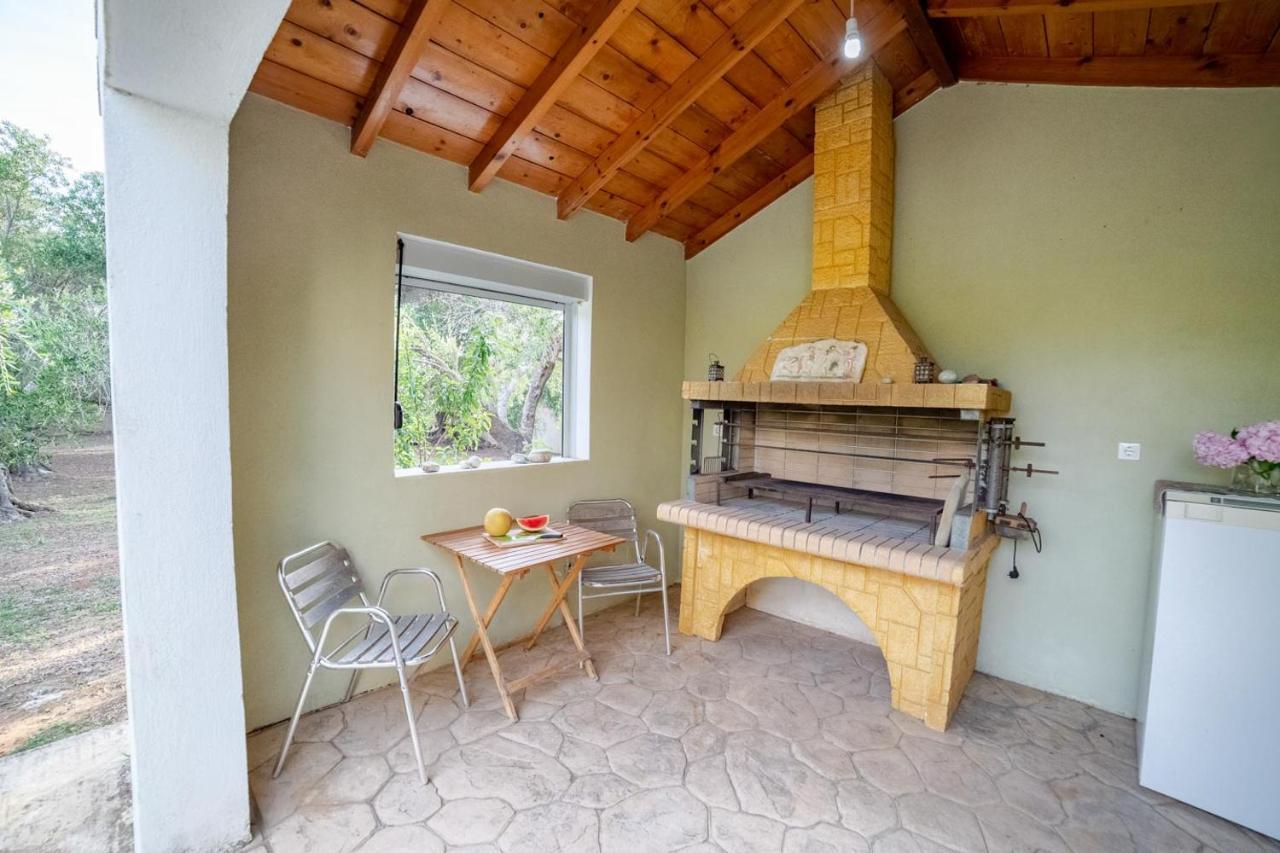 Villa Adonis Χαλικούνας Εξωτερικό φωτογραφία