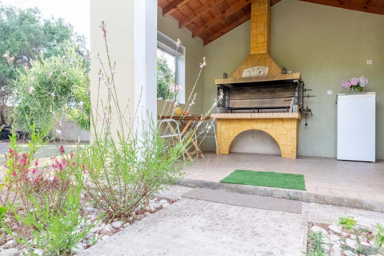 Villa Adonis Χαλικούνας Εξωτερικό φωτογραφία