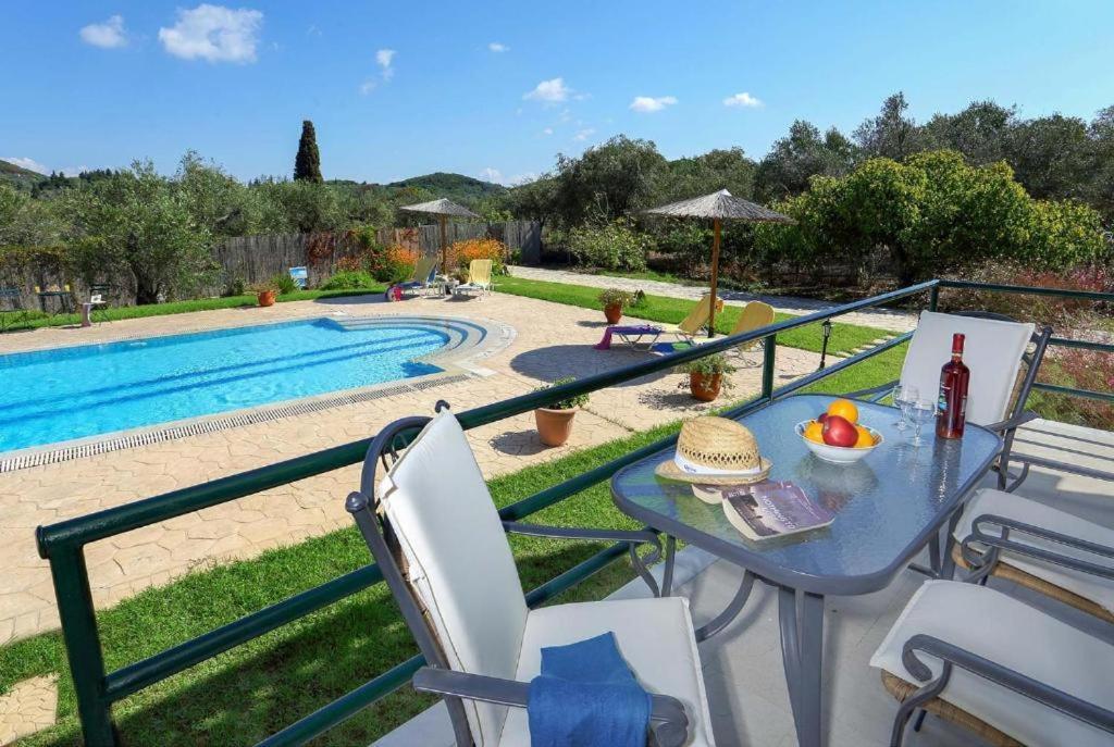 Villa Adonis Χαλικούνας Εξωτερικό φωτογραφία